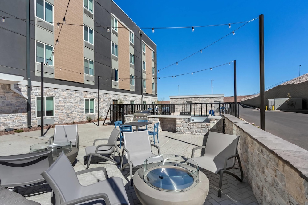 Everhome Suites Yuma East I-8 34/50