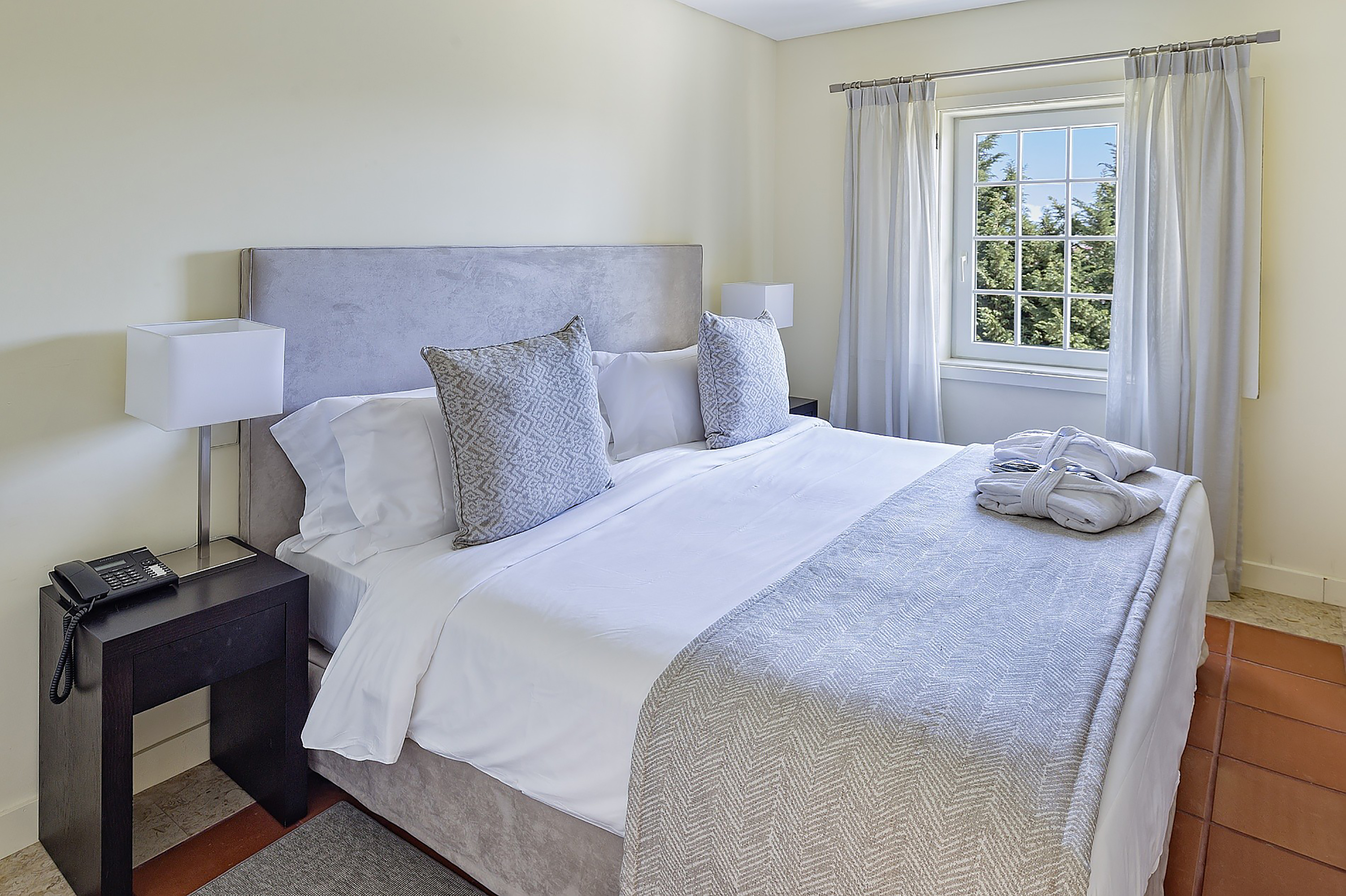 DOMES LAKE RESIDENCES 6/23