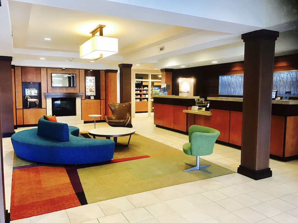 Lobby at Fairfield Inn & Suites Sacramento Airport Natomas, SACRAMENTO - CA