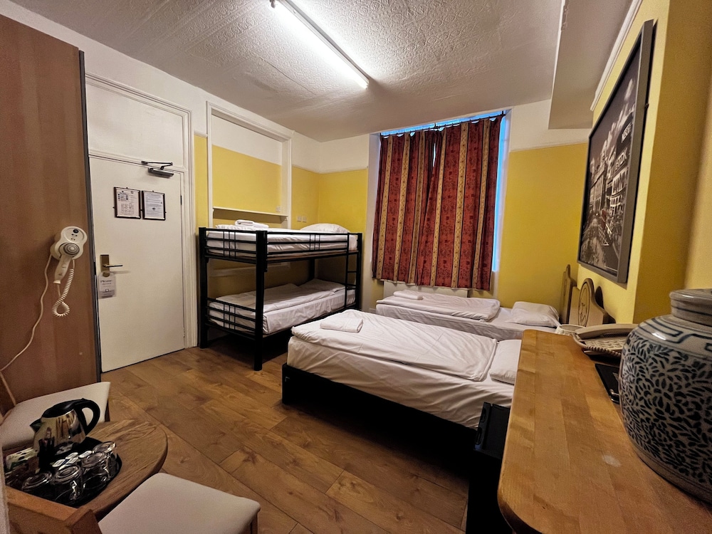 Shakespeare Hotel 15/67