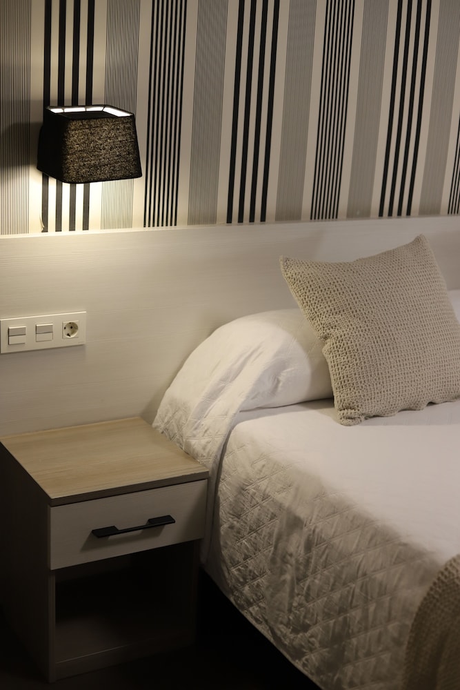 NEW HOTEL COLON 30/61