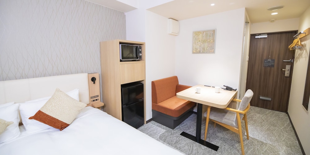 MODERATE, DOUBLE BED