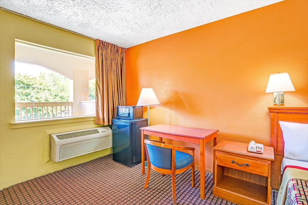 Days Inn by Wyndham Chesapeake 30/45
