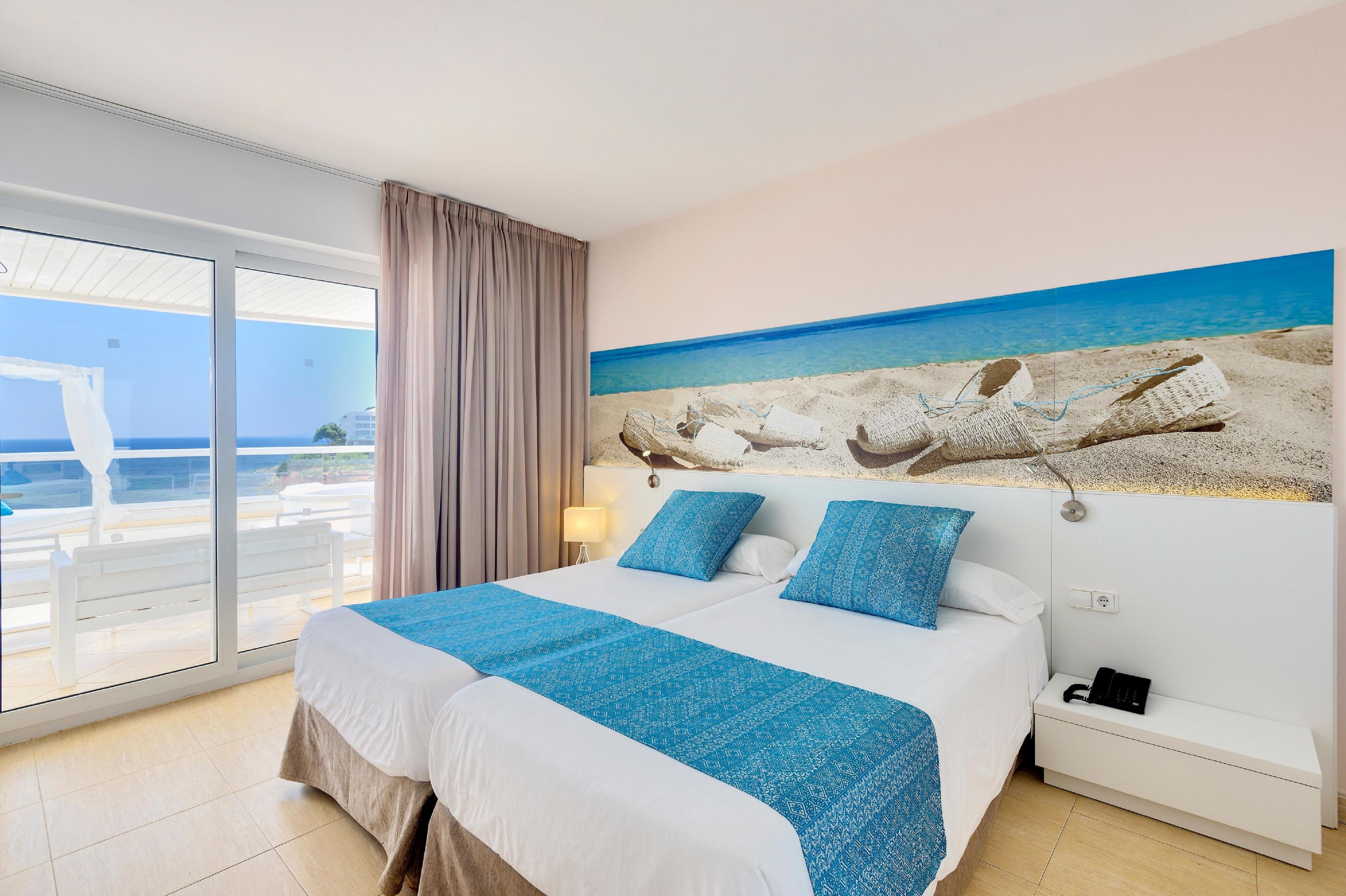 Privilege, Suite, Sea Front, Balcony or Terrace