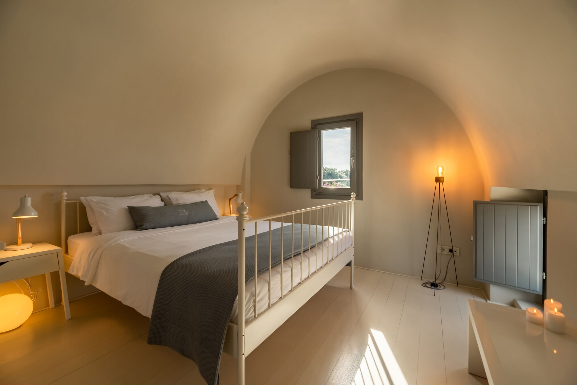 4 BEDROOMS, VILLA, 3 KING BEDS, QUEEN BED, OUTDOOR JETTED TUB, 2 SOFA, PRIVATE POOL