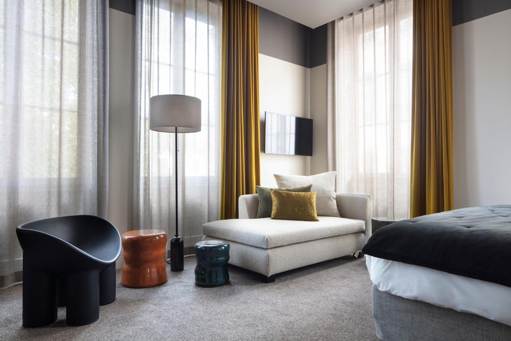Hotel de l Abbaye 15/50