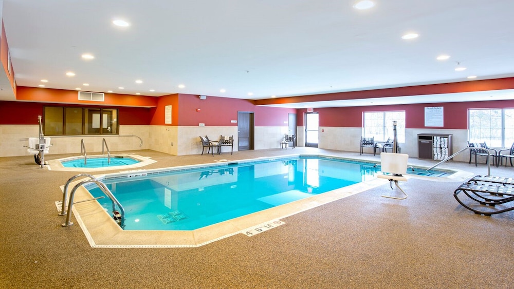 Holiday Inn Express Hotel And Suites Chicago Deerfield Lincoln 28/50