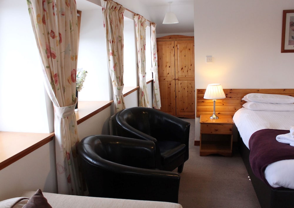 Smithton Hotel 42/70