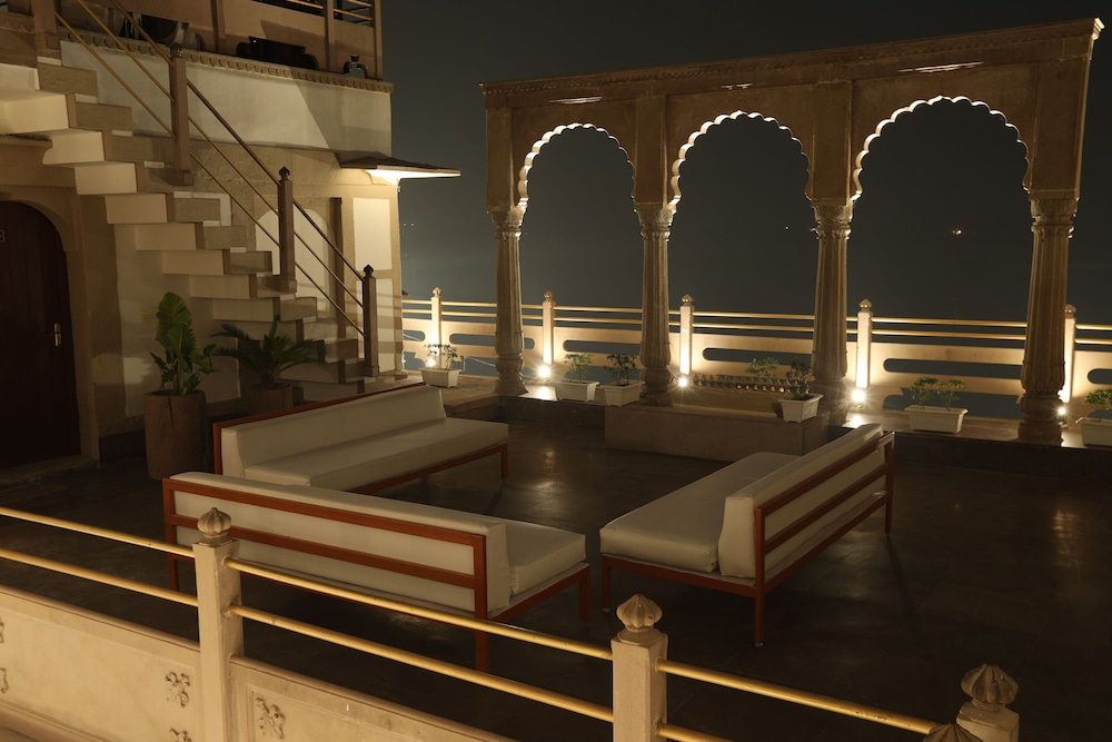 Guleria Kothi 24/50