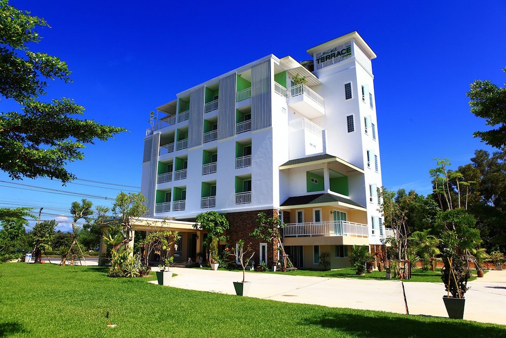 THE TERRACE HOTEL 3/47