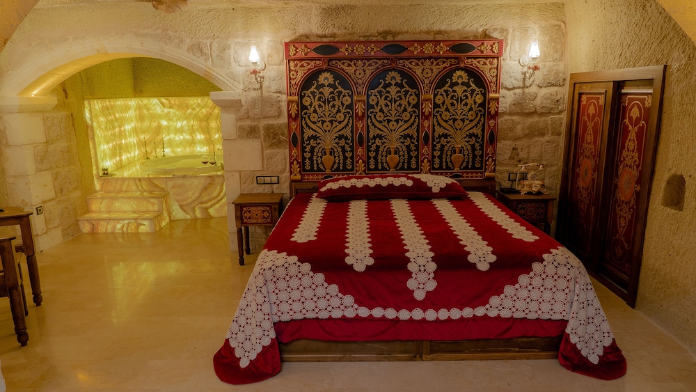 Elika Cave Suites Cappadocia, Curio Collection by Hilton 30/80