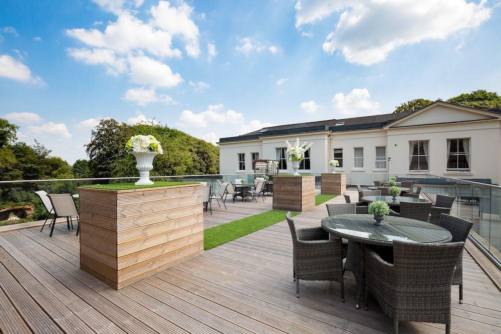 Rainhill Hall Hotel 74/77