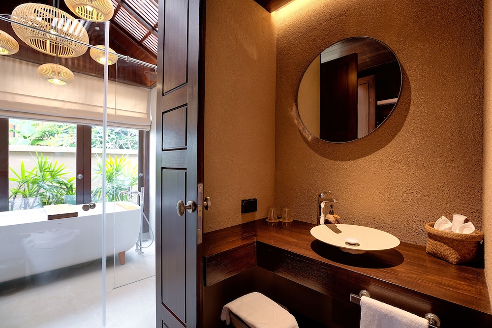 THE SPA RESORT 47/50