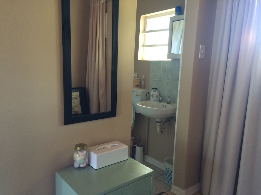 30 On Oatlands Road 26/27