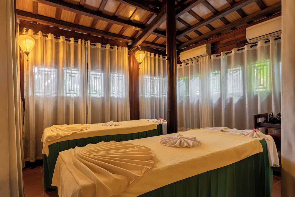 RiverTown Hoi An Resort & Spa 30/65
