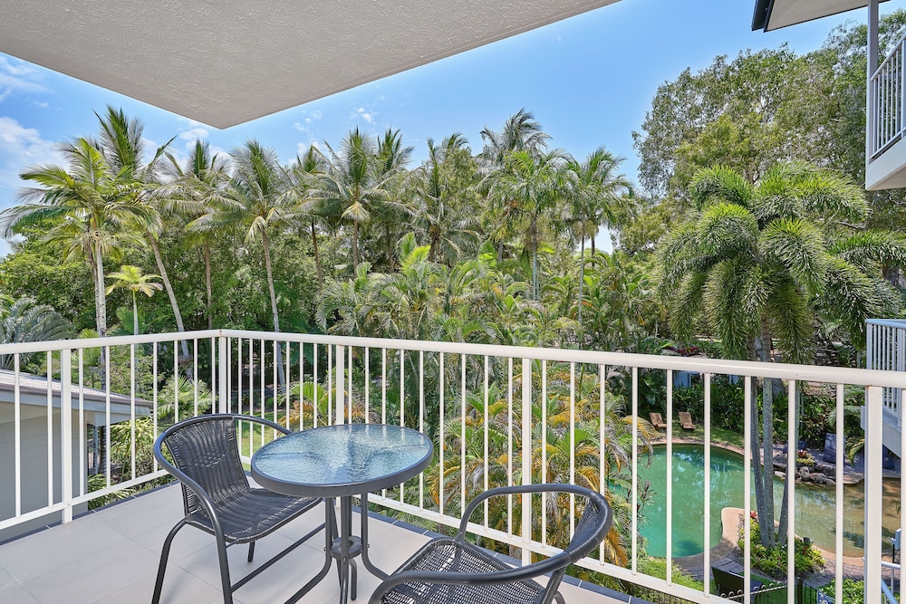 Golden Sands Beachfront Resort 61/70