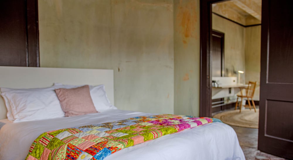 Travelers Hotel 16/39