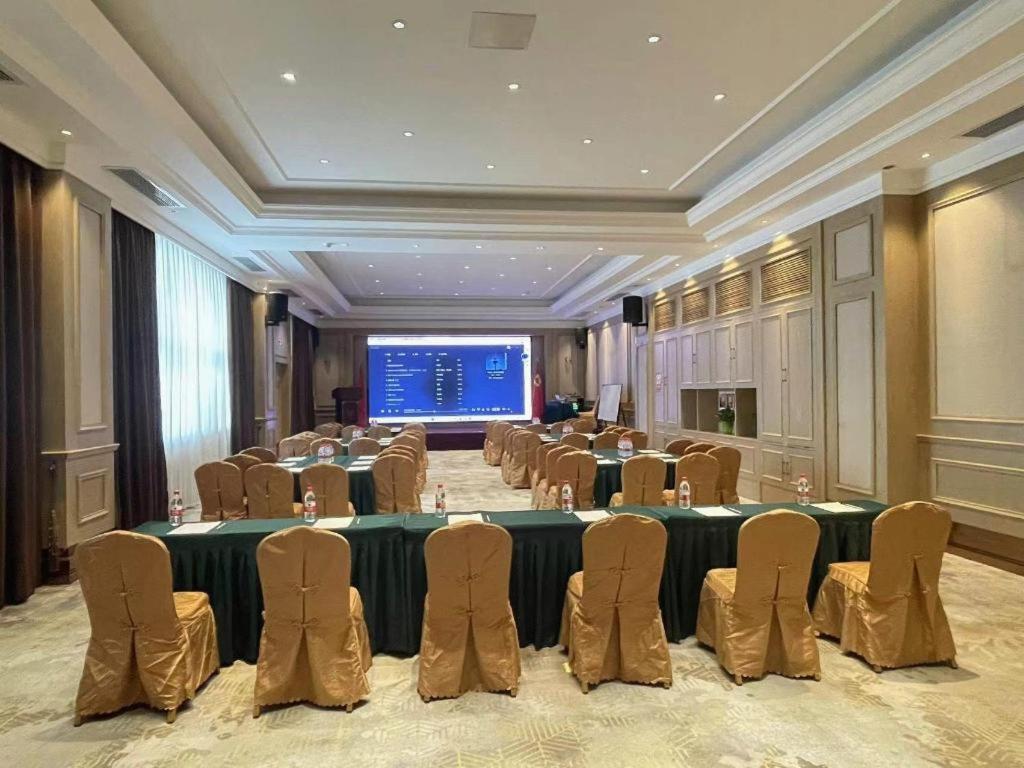 Vienna Hotel (Shenzhen Pingshan Longtian Small Town) 38/53