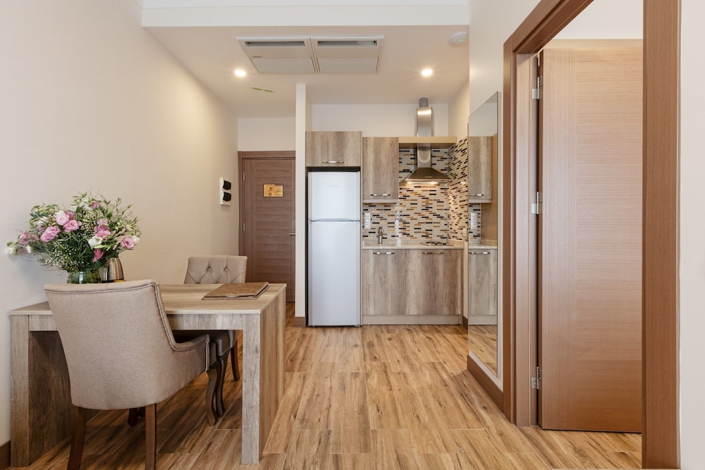 Mari Suites Hotel 53/63