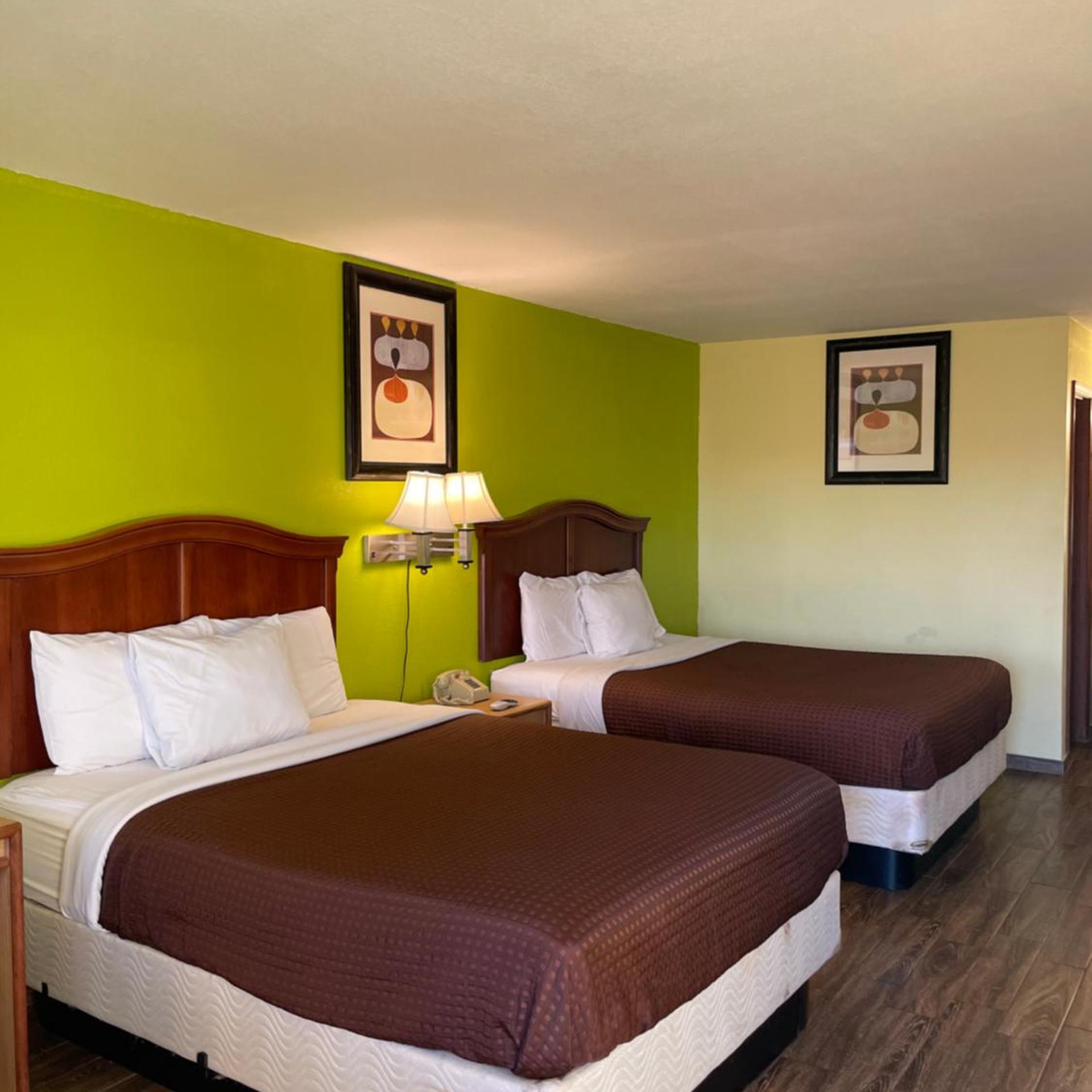 Linder Motor Lodge 5/21