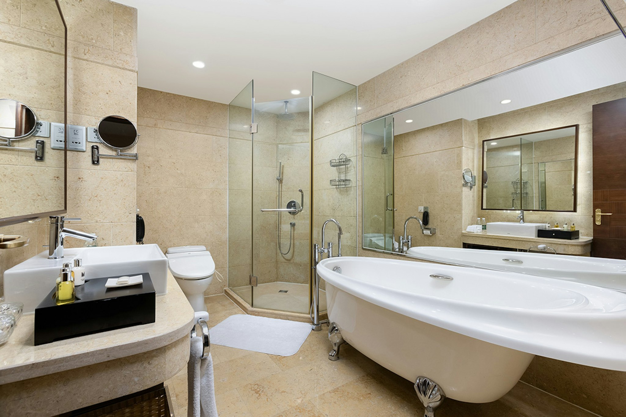 Millennium Hotel Wuxi 50/50