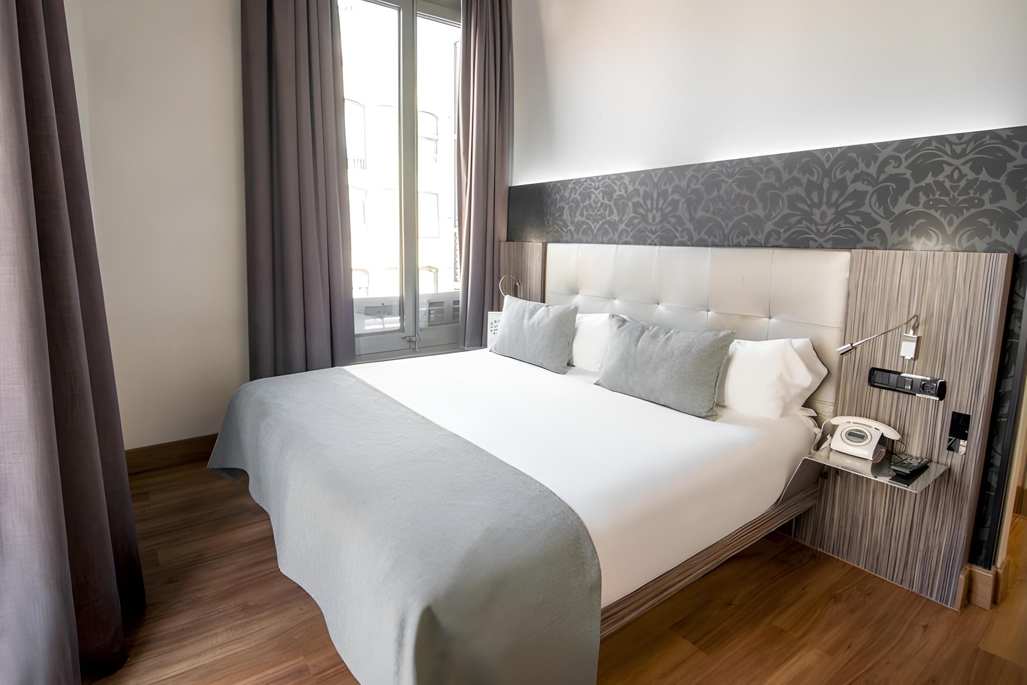 Room, Single, Double Bed