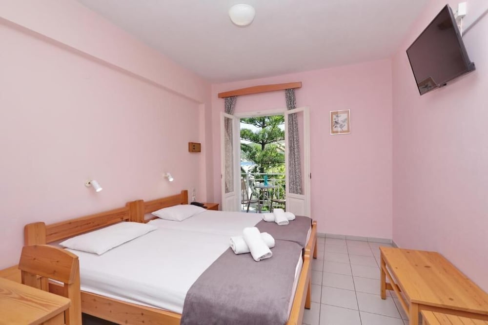 Dolphin Hotel 21/49