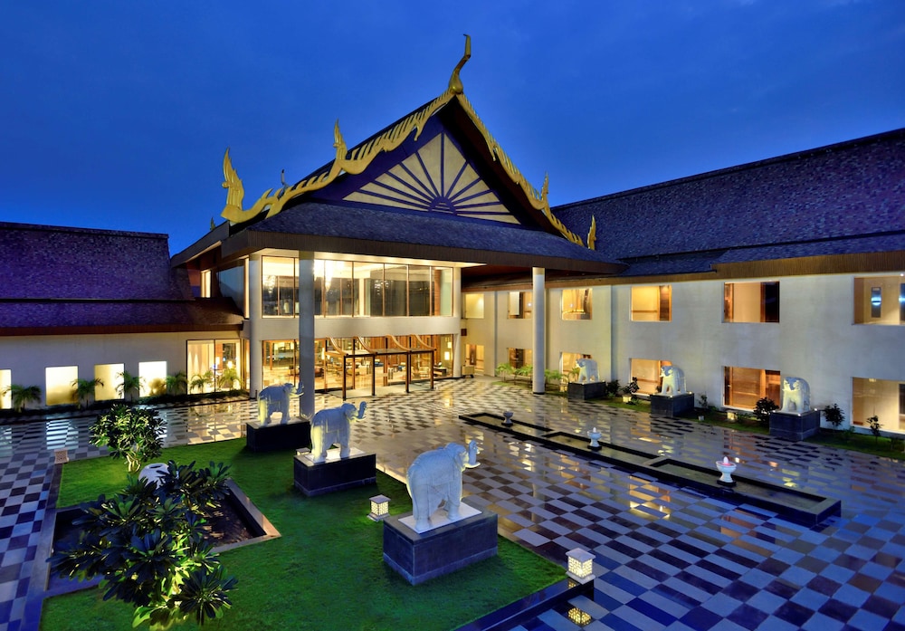 Radisson Blu Plaza Resort & Convention Centre Karjat 68/72