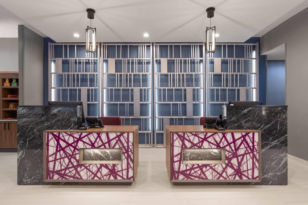 La Quinta Inn & Suites by Wyndham Athens 30/49