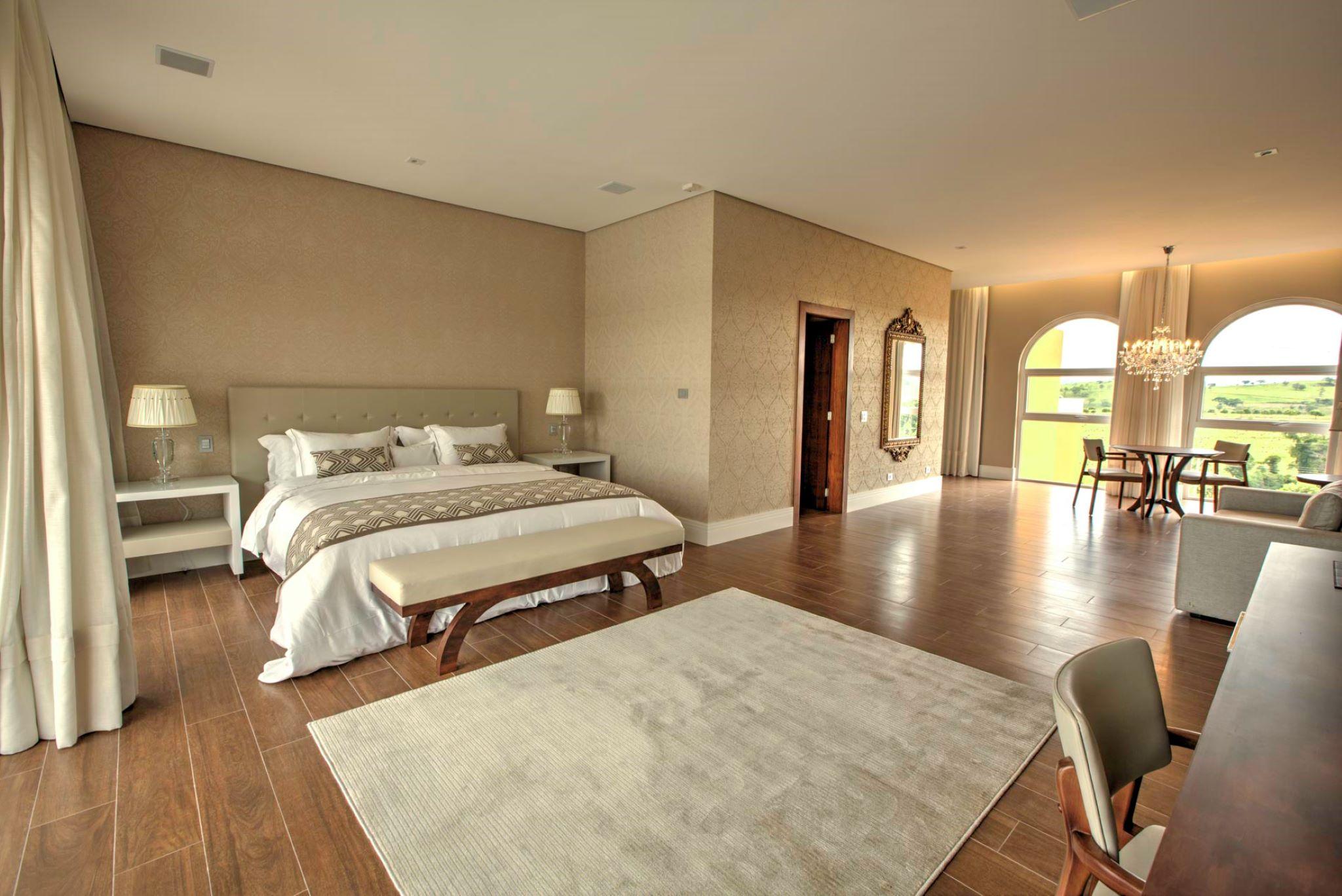 Master, Suite, King Bed, Pool View