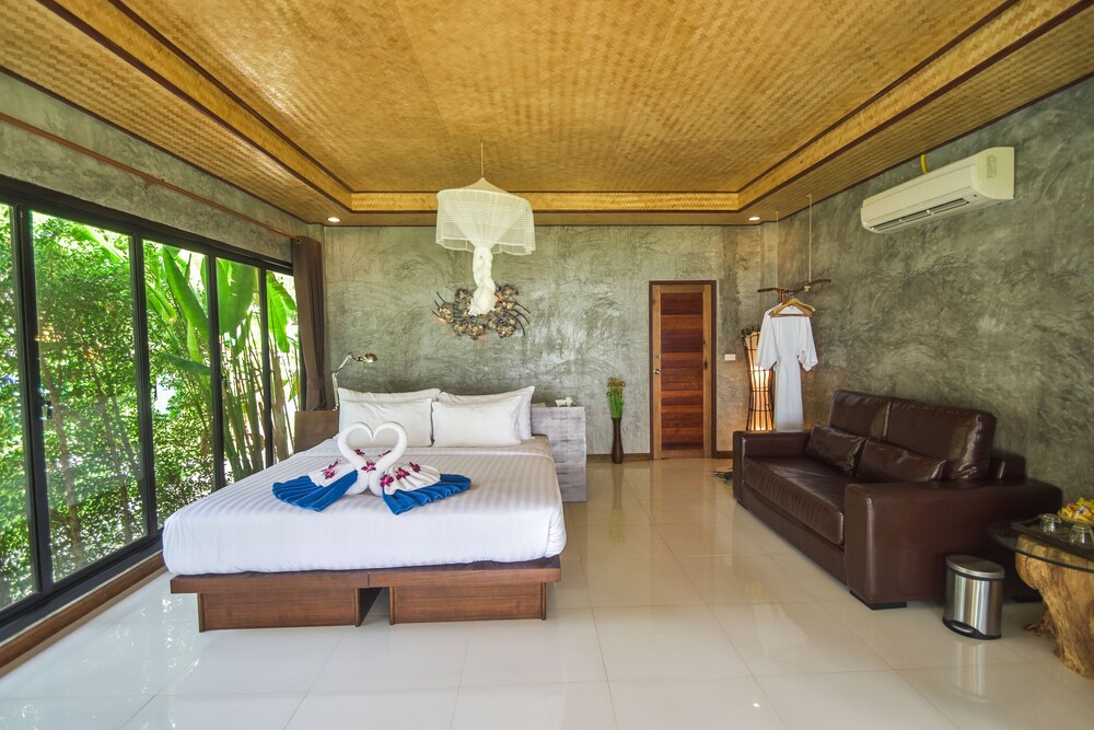 Long Beach Chalet 50/75