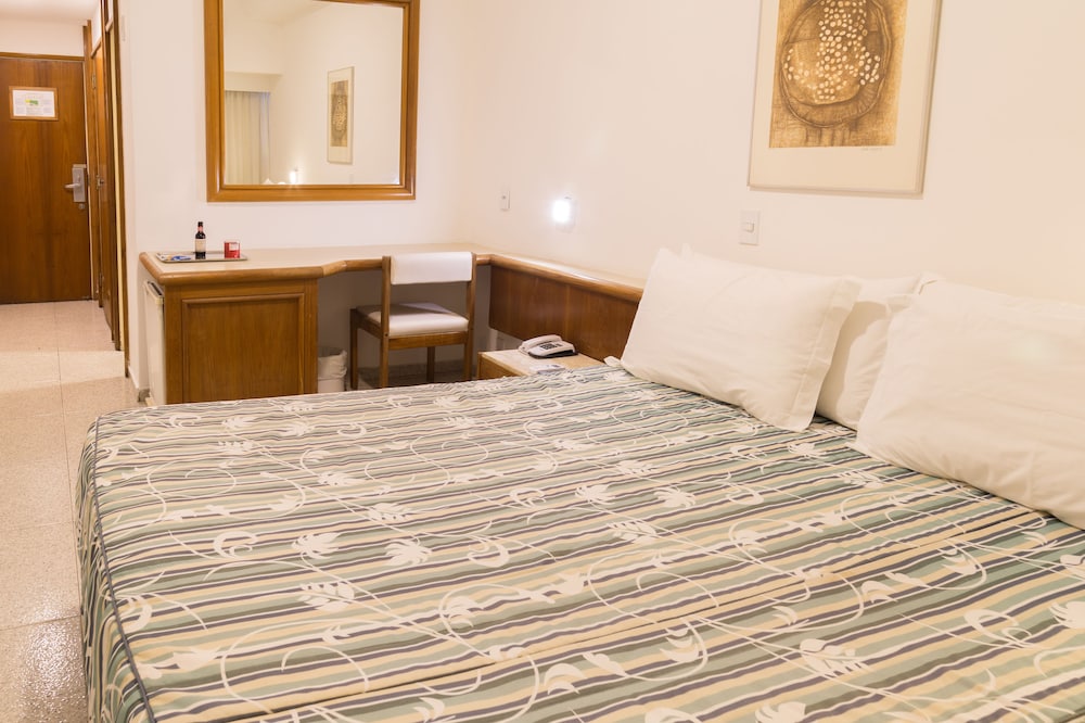 Hotel Bandeirantes 12/69