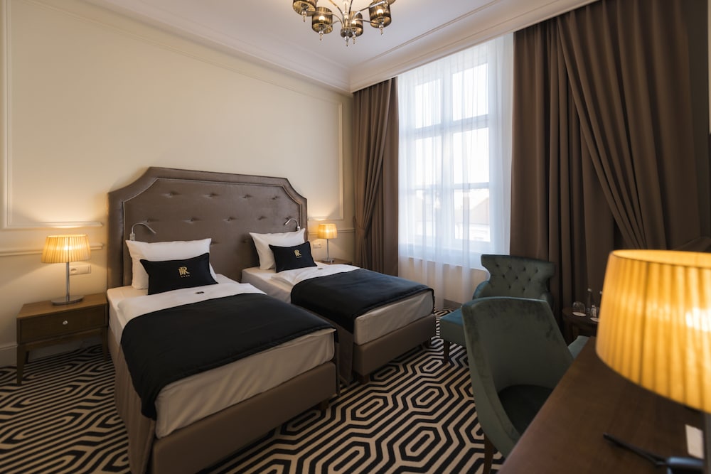 Royal Hotel and Spa 7/34