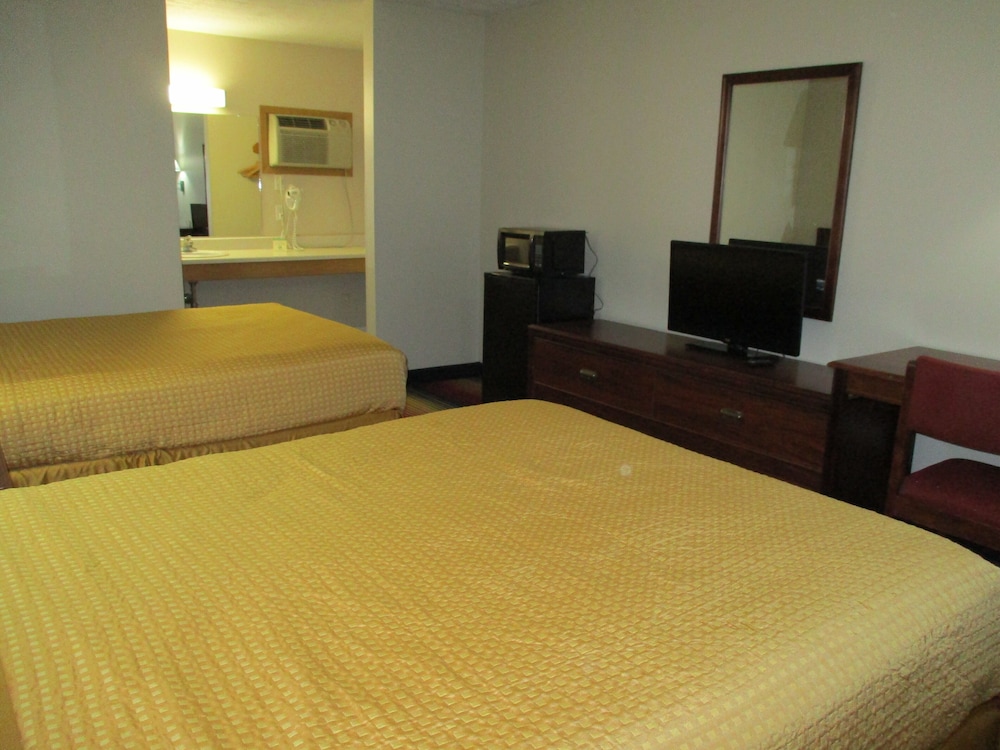 Travelodge by Wyndham Spirit Lake/Okoboji 41/53