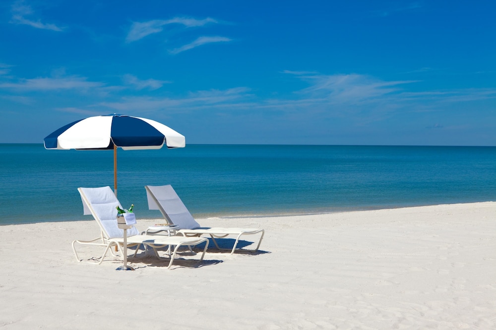 La Playa Beach Resort 72/75