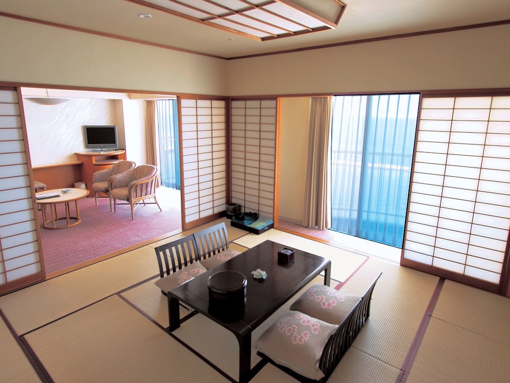 Irago Resort & Convention Hotel 12/30