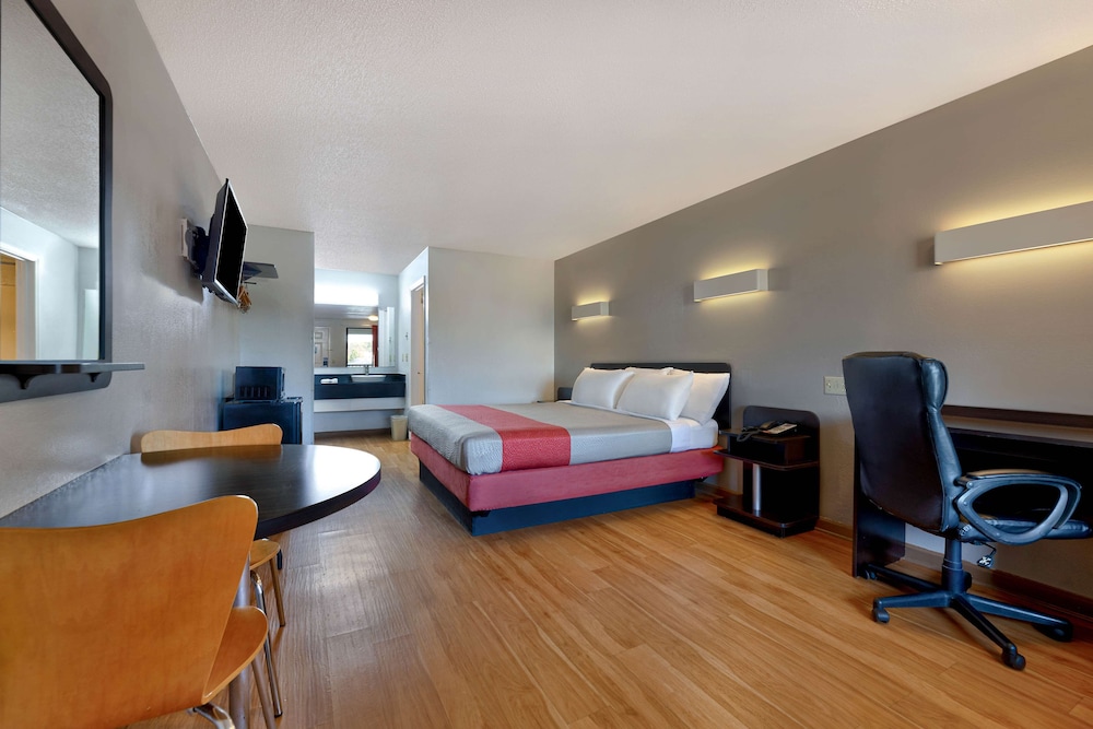 Motel6 Cookeville, TN 30/54