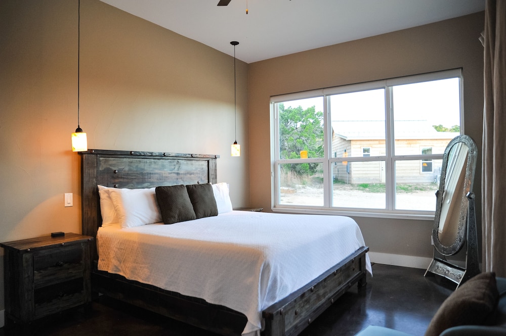 Hill Country Casitas 27/73