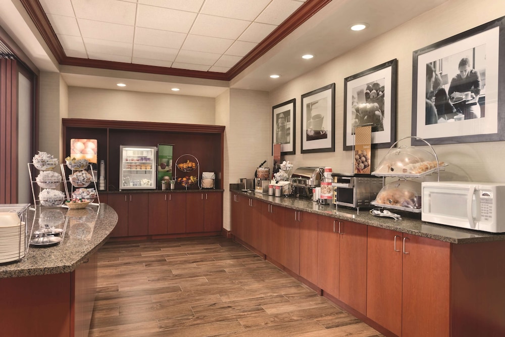 Hampton Inn and Suites Mystic 43/56