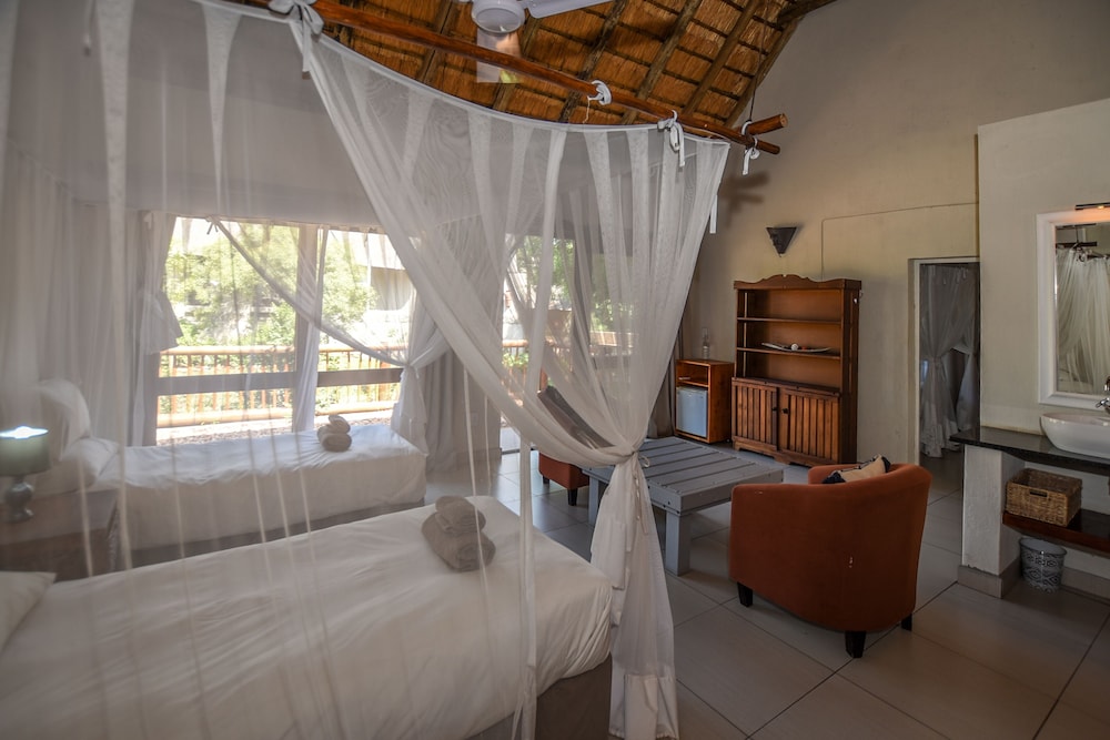 Leopard s Lair Bush Lodge 5/36