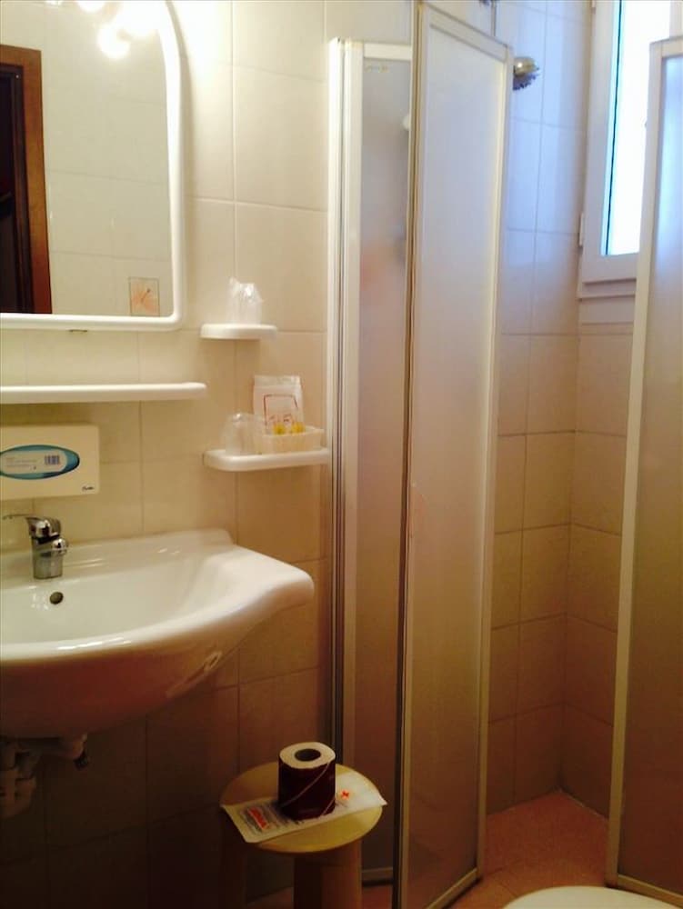 Hotel Jasminum 33/34