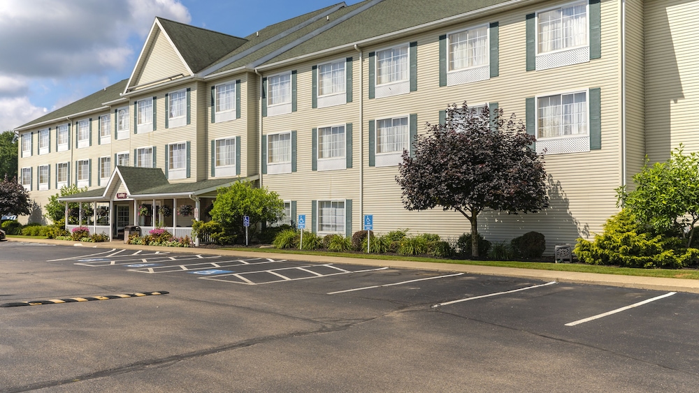 Coshocton Village Inn and Suites 3/68