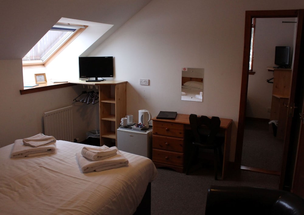 Smithton Hotel 36/70