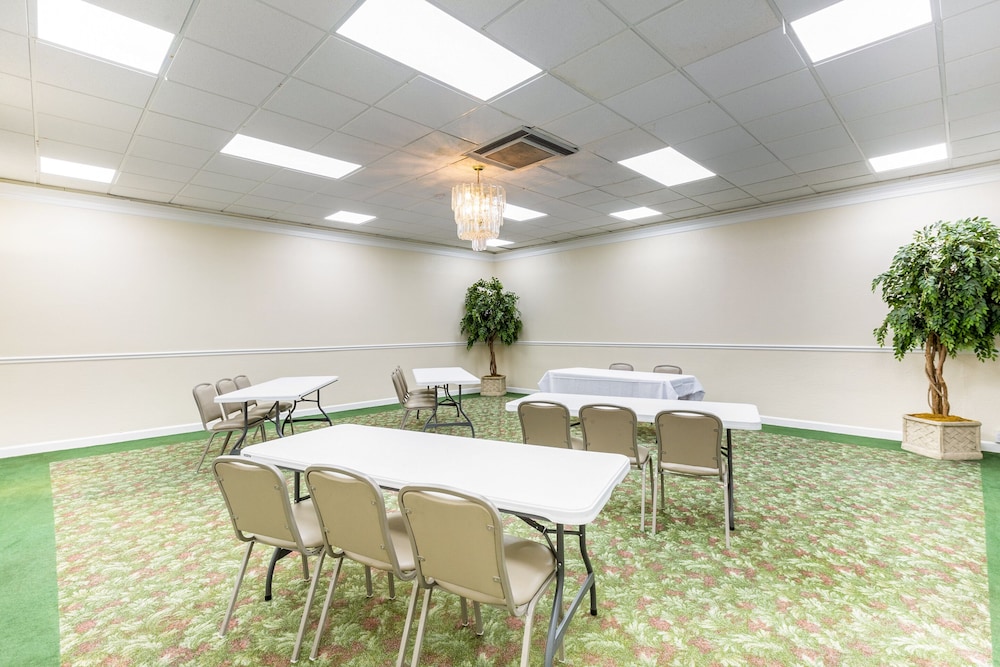 Hotel Baton Rouge - Mead Rd Louisiana 12/27