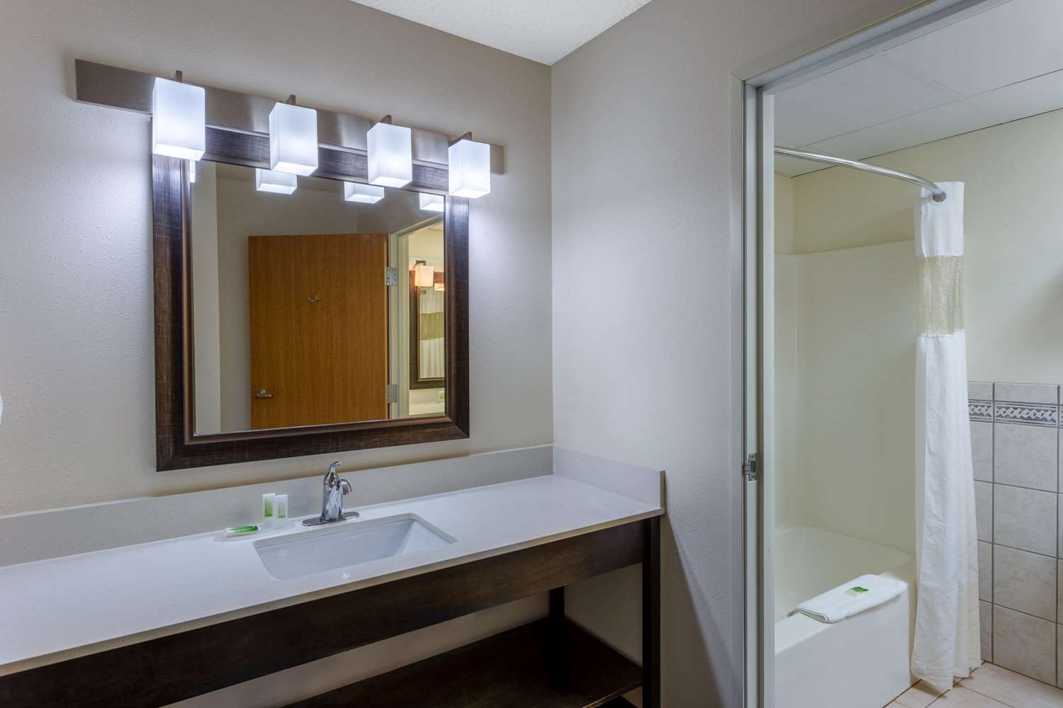 Americinn By Wyndham Wausau 50/50