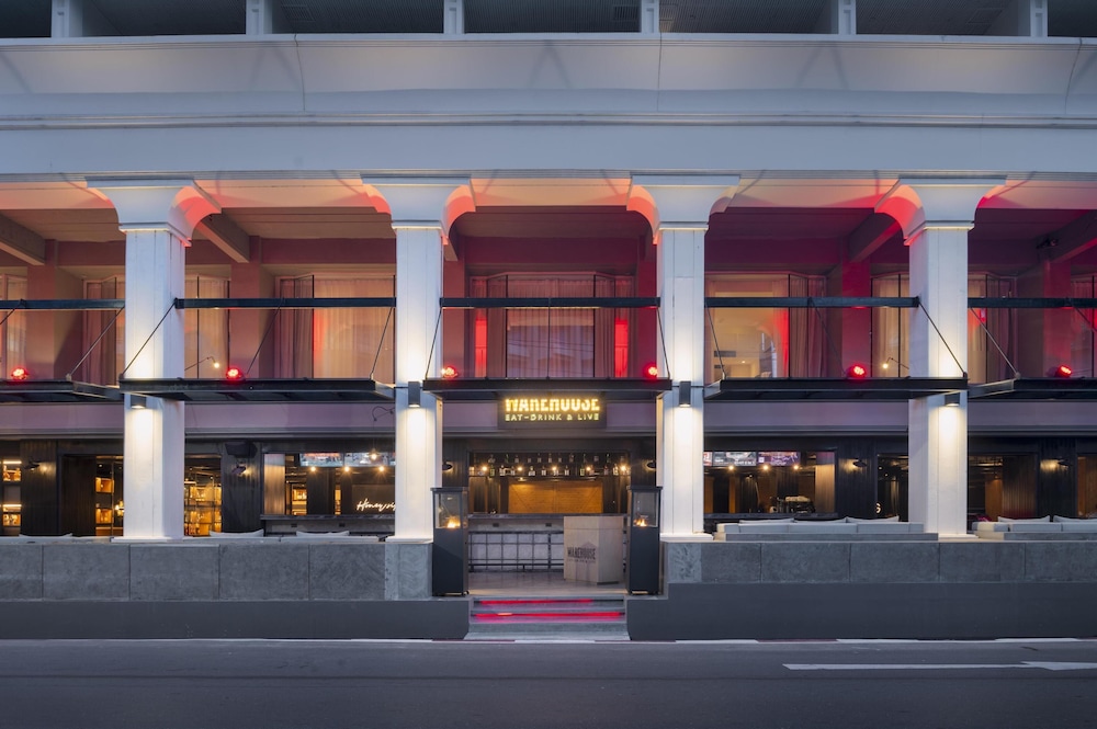 普吉岛巴东海滩瑞士酒店度假村(Radisson RED Phuket Patong Beach) 图片1