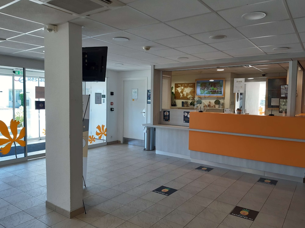 Lobby at B&B HOTEL Saint Witz Roissy, SAINT-WITZ