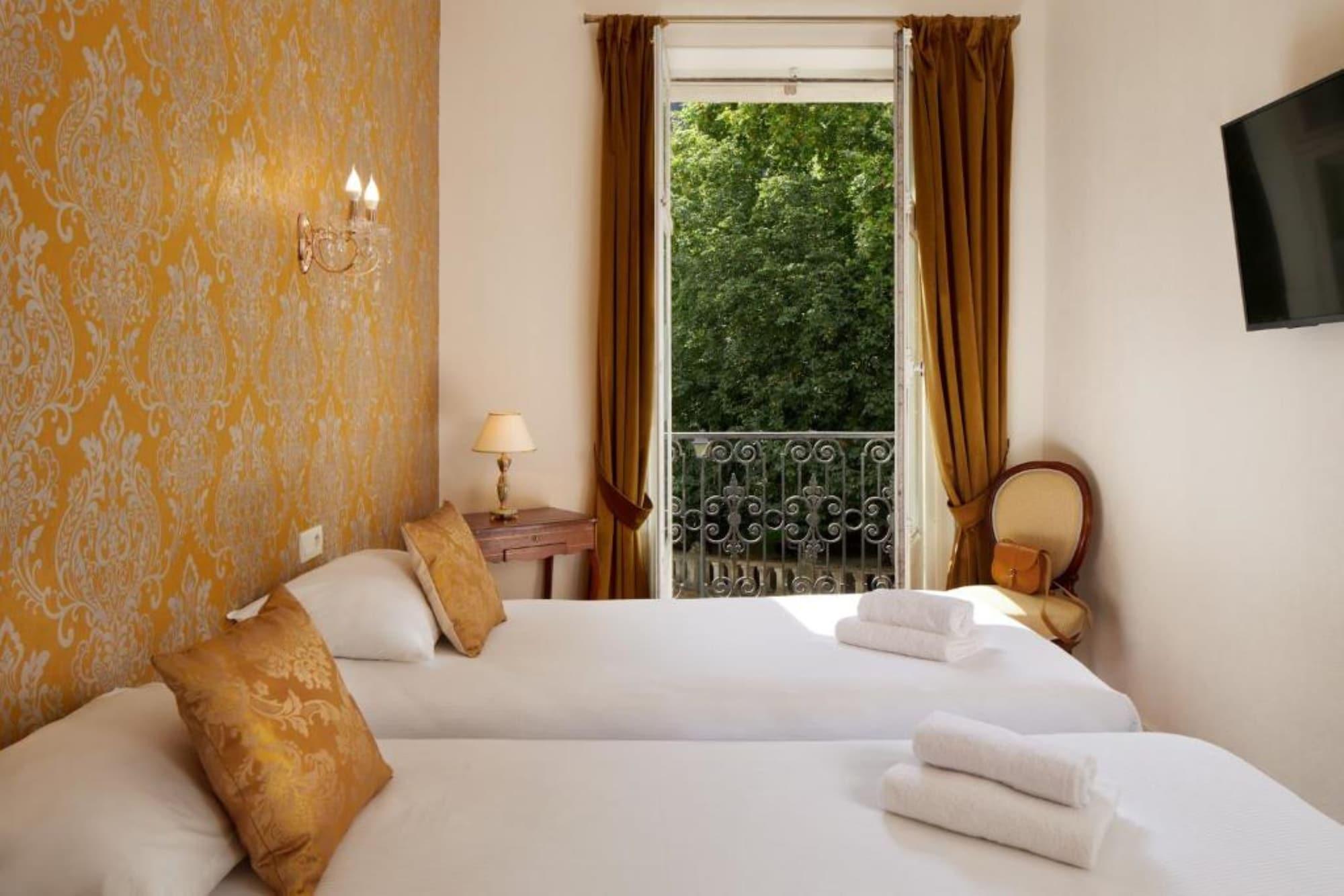 Standard, Twin Beds