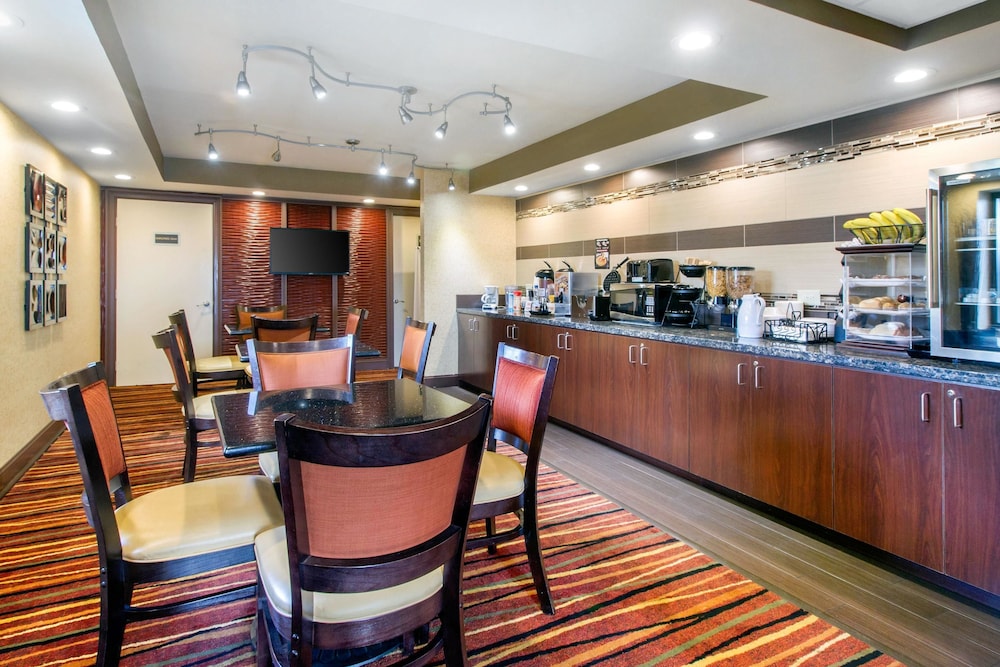 Econo Lodge Lenoir City 13/33