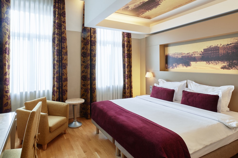 Opera Hotel 16/50